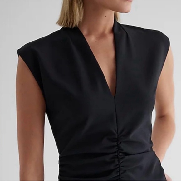 NWT Express V-Neck Sleeveless Ruched Midi Dress, Ivory, Size XS - Picture 2 of 3